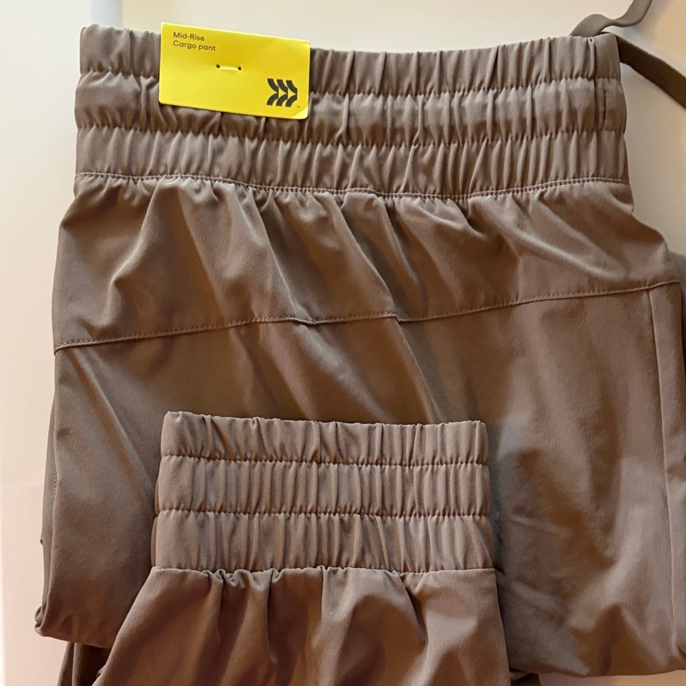 Womens olive green athletic Cargo Pants